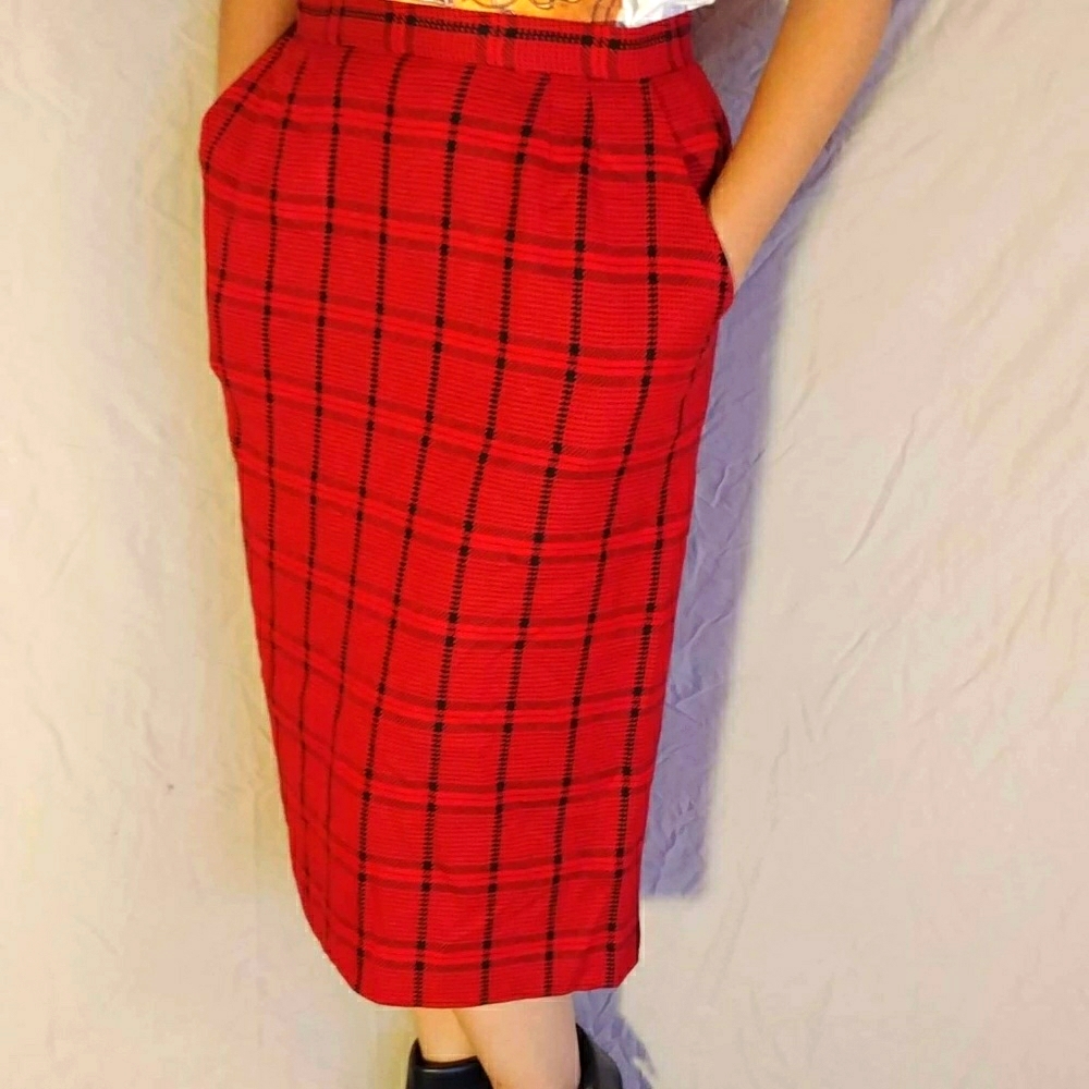 100% Wool Evan-Picone Red Plaid Skirt SIZE 12